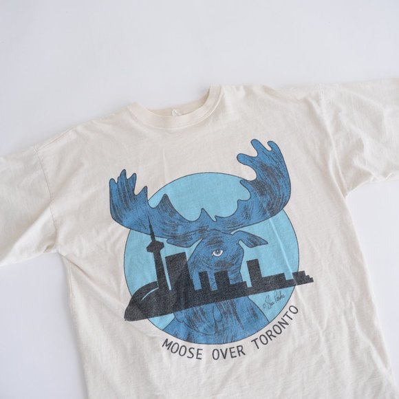"Moose Over Toronto" Vtg Single Stitch Cream T-shirt ~Lg. Worn once. - Picture 8 of 13